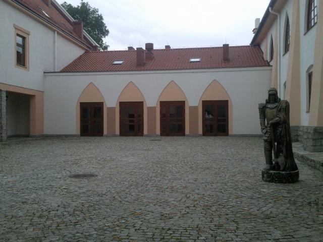 Widok na dziedziniec