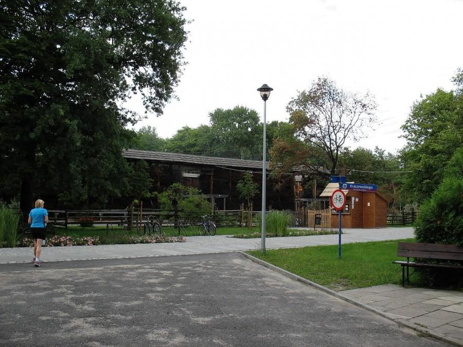 Przy tężni w Konstancinie