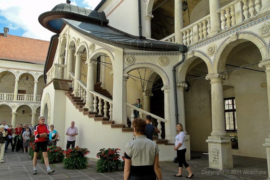 dziedziniec zamkowy