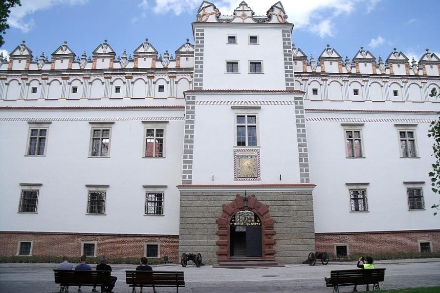 Brama czyli skrzydło frontowe