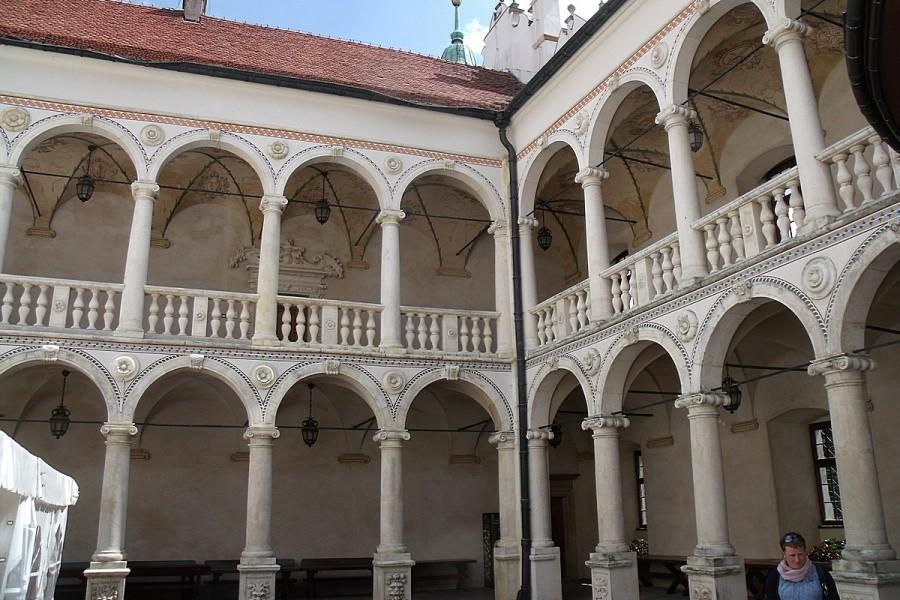 Dziedziniec