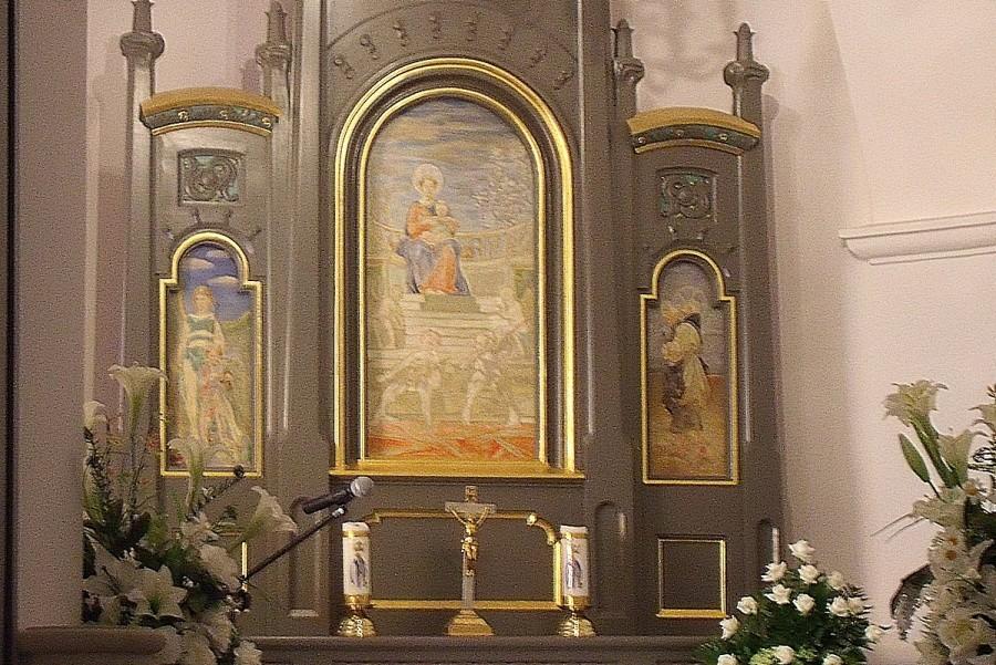 Ołtarz w kaplicy zamlowej. Malowidło Malczewskiego