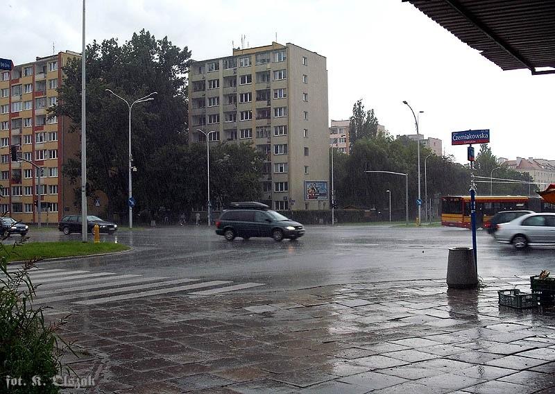 24.07.2011. Deszcz na Czerniakowskiej przy Gagarina...