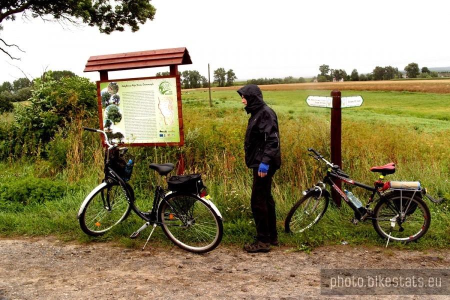 Większa cześć drogi za nami, ale się strasznie rozpadało i wieje..