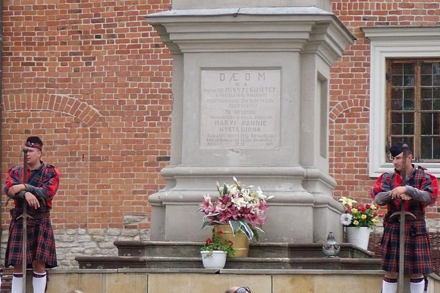 Szkoci pilnują pomnika