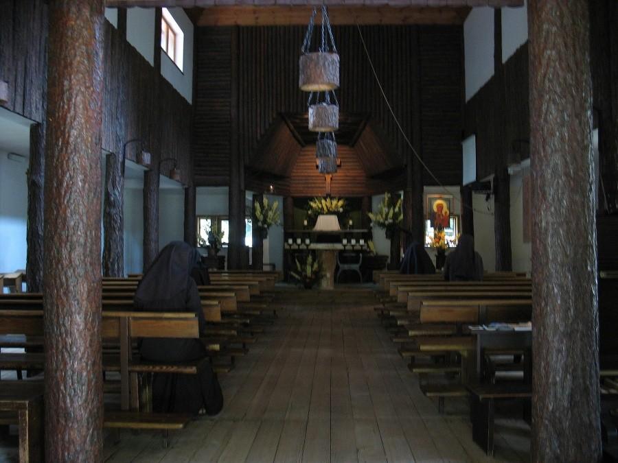 Laski - wnętrze kaplicy