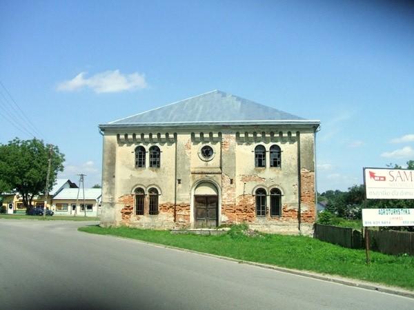 Ruiny synagogi w Wielkich Oczach