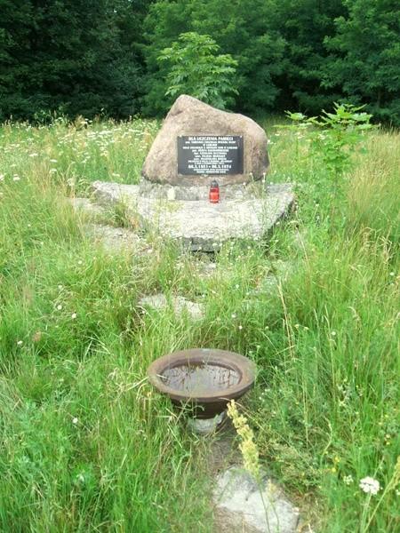 Pomnik upamiętniający śmierć UBków