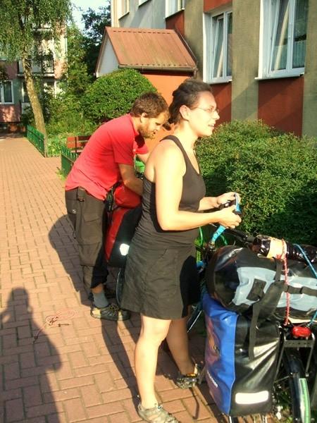 Emes i Kaha szykują swoje rumaki do dalszej drogi
