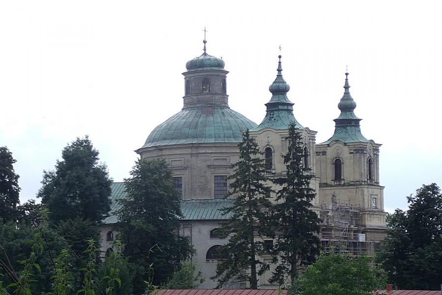 Kościół ufundowany w 1637 r. przez Jerzego Ossolińskiego