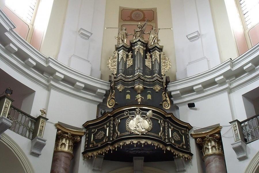 Wnętrze kolegiaty w Klimontowie