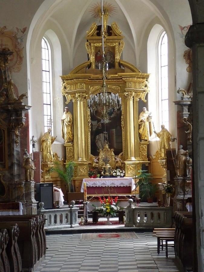 Ołtarz w kaplicy przyklasztornej