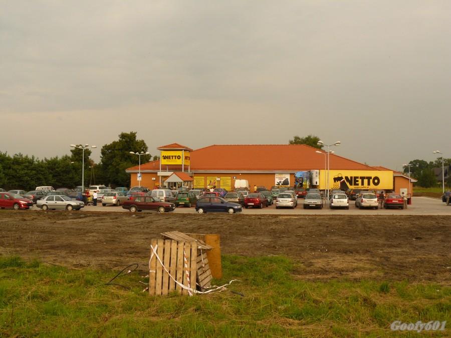 Nowootwarty market w Żernikach