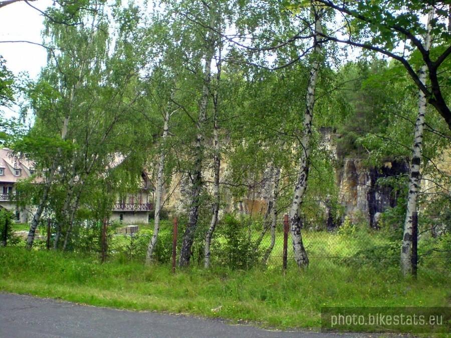 Ciekawie położony niedokończony ośrodek turystyczny