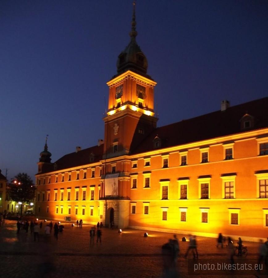 Zamek Królewski by night
