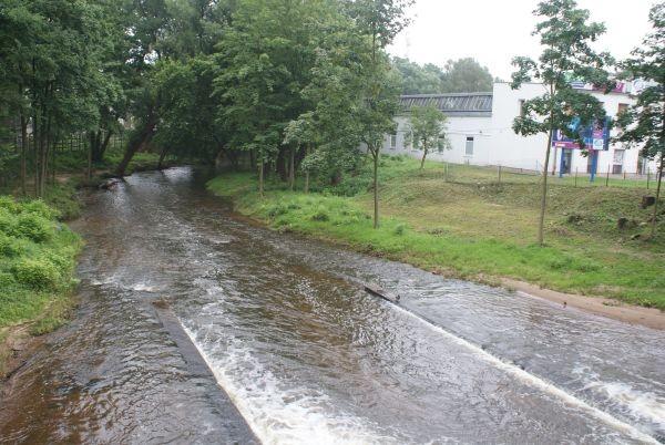 Rzeka Wolbórka, na moście na Warszawskiej