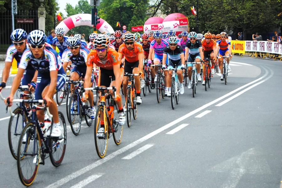 Tour de Pologne 2011, etap I, Pruszków-Warszawa, peleton w rejonie Belwederu