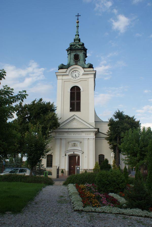 na rynku, kościół w Wolborzu