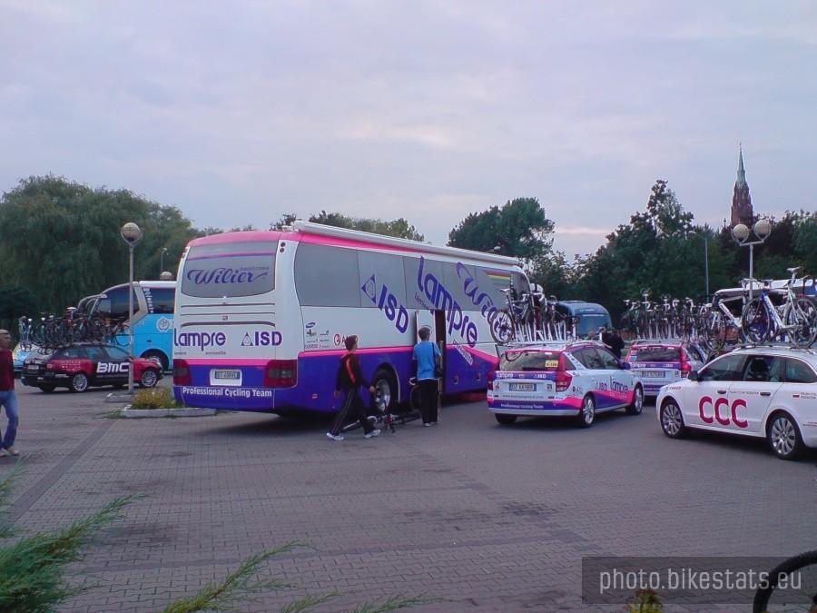 Po Tour de Pologne - baza drużynowych autokarów