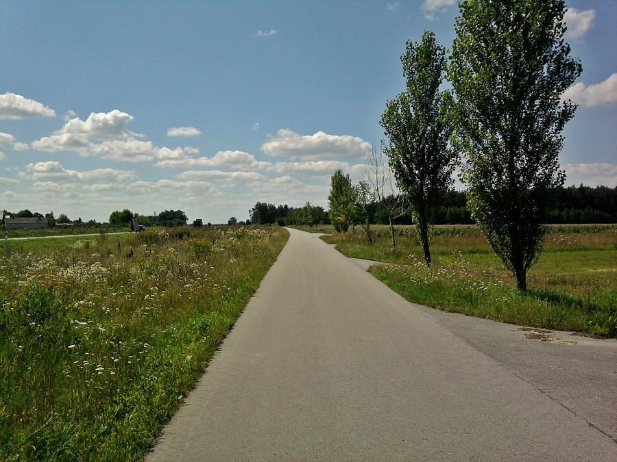 Droga boczna przy obwodnicy