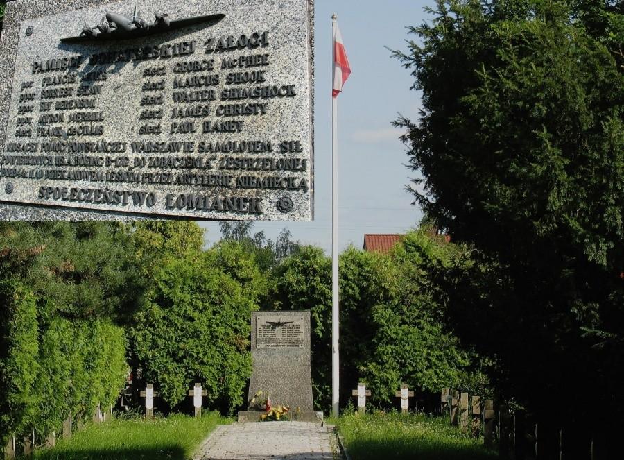 Kiełpin - pomnik lotników amerykańskich
