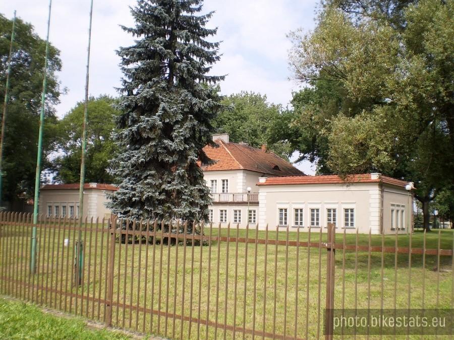 Dawna siedziba Swarzędzkich Fabryk Mebli, obecnie Ośrodek Kultury