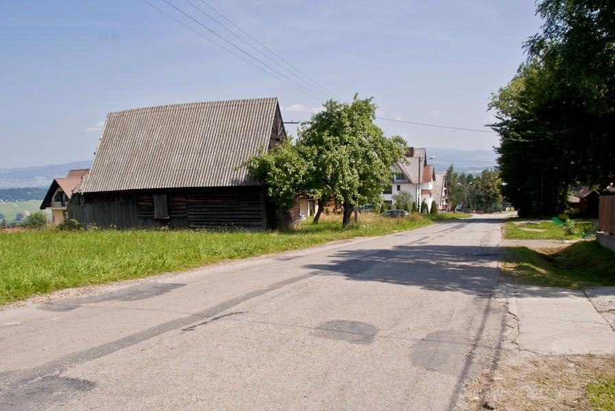 podjazd pustą drogą