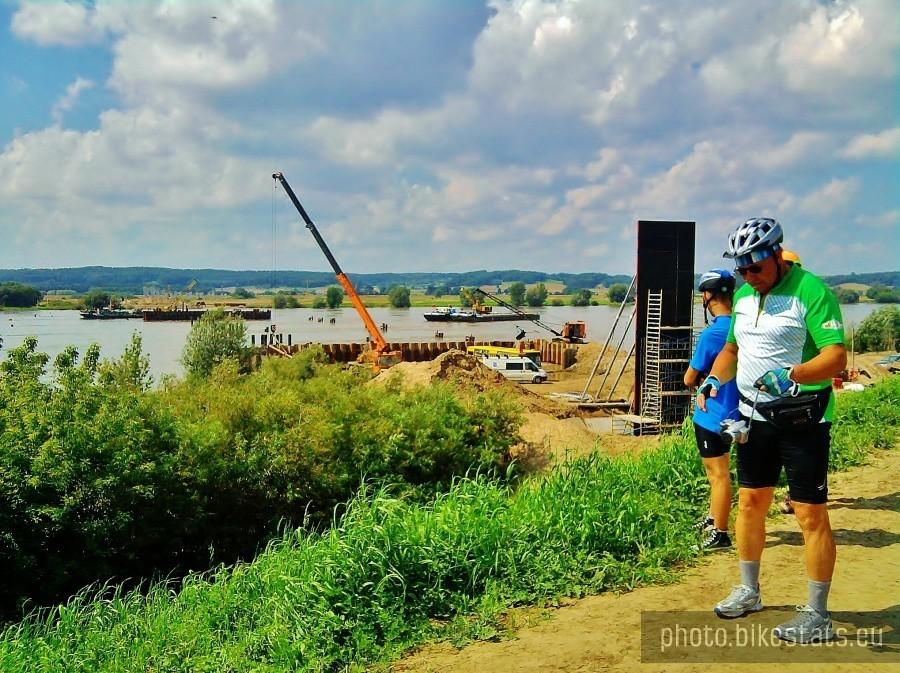 Budowa mostu pod Kwidzynem.