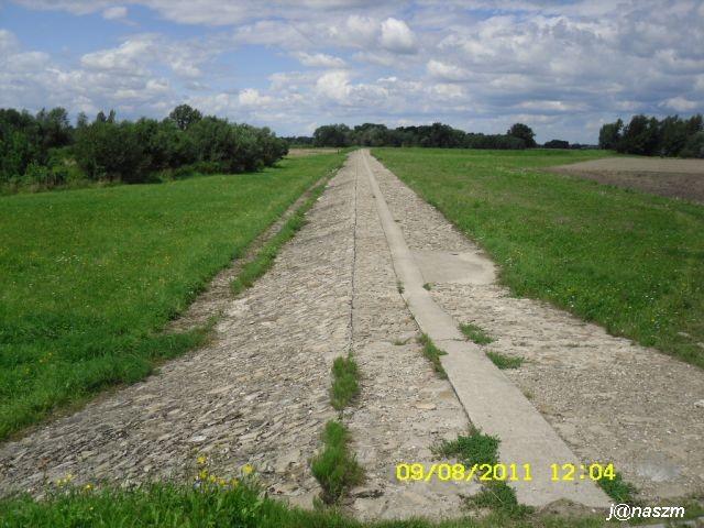 Polder Buków - przelew powierzchniowy