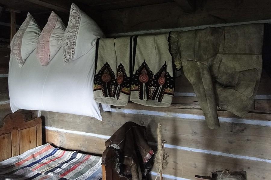 Wstęp 6 zł od osoby, prowadzenie rowerów gratis