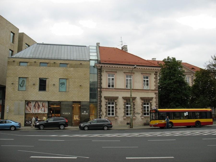 Stare i nowe na Placu Trzech Krzyży