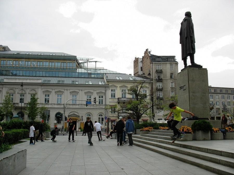Ulubione miejsce deskorolkarzy przy Placu Trzech Krzyży