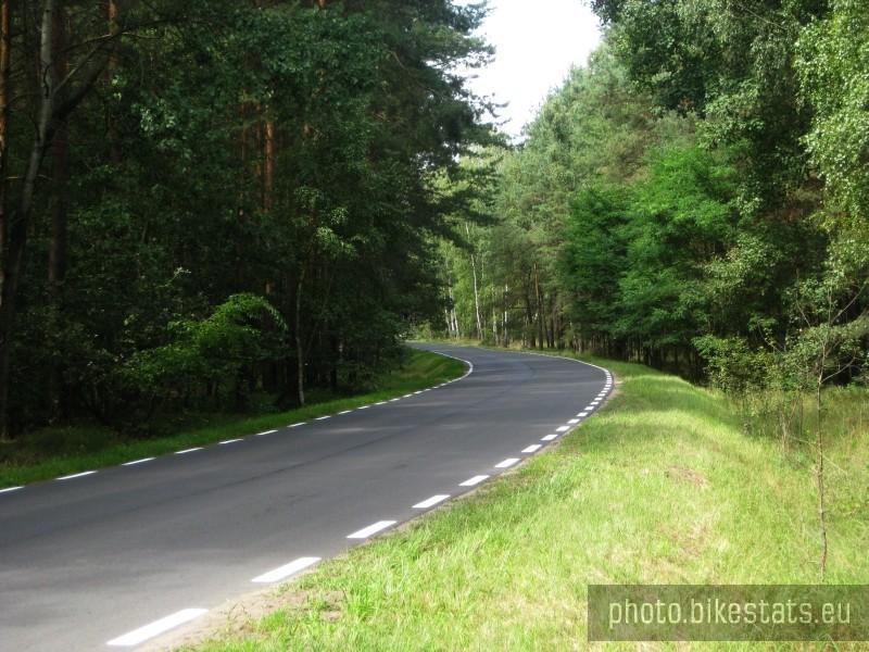 Droga Tuczno - Wrobczyn jest jak malowana.