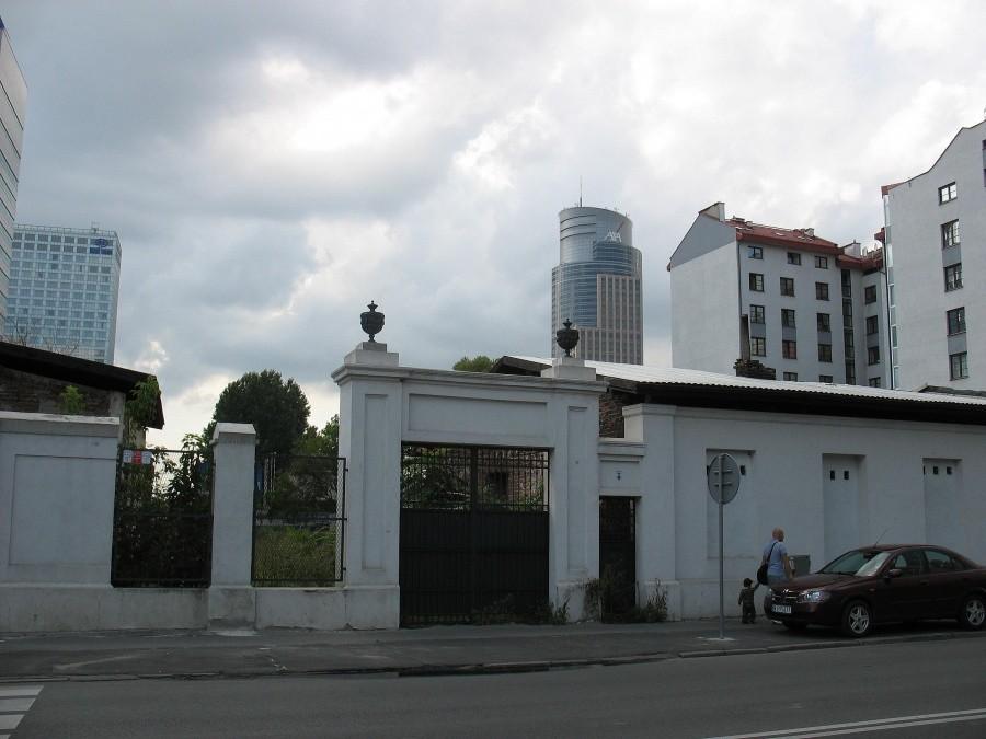 Brama Fabryki Wyrobów Żelaznych „Duschik i Szolce”