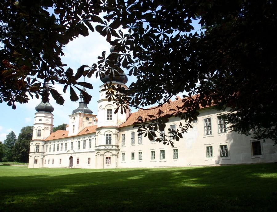 Pałac w Żyrowej