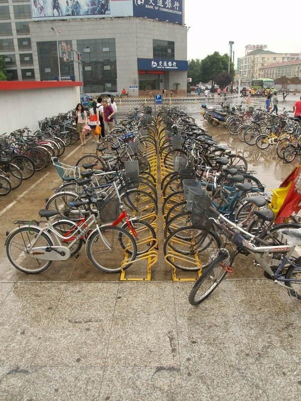 parking rowerowy przy metrze