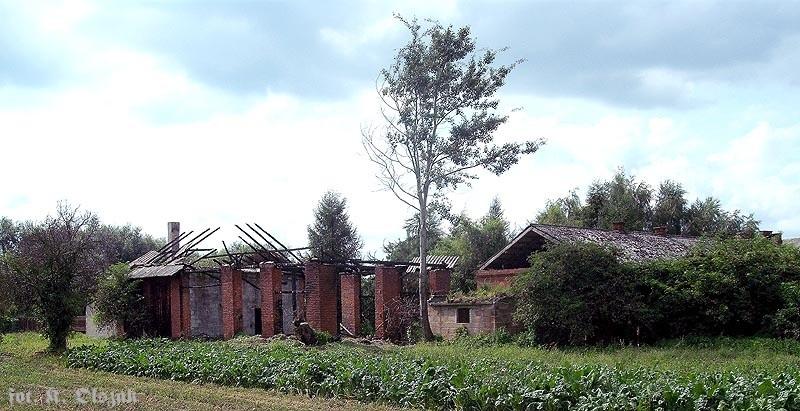 Spalona stodoła