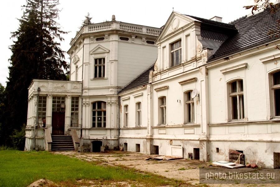 Pałac od strony ogrodu.