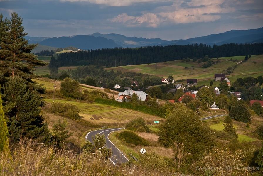 słońce zniża się nad horyzontem, a my znów pniemy się w górę