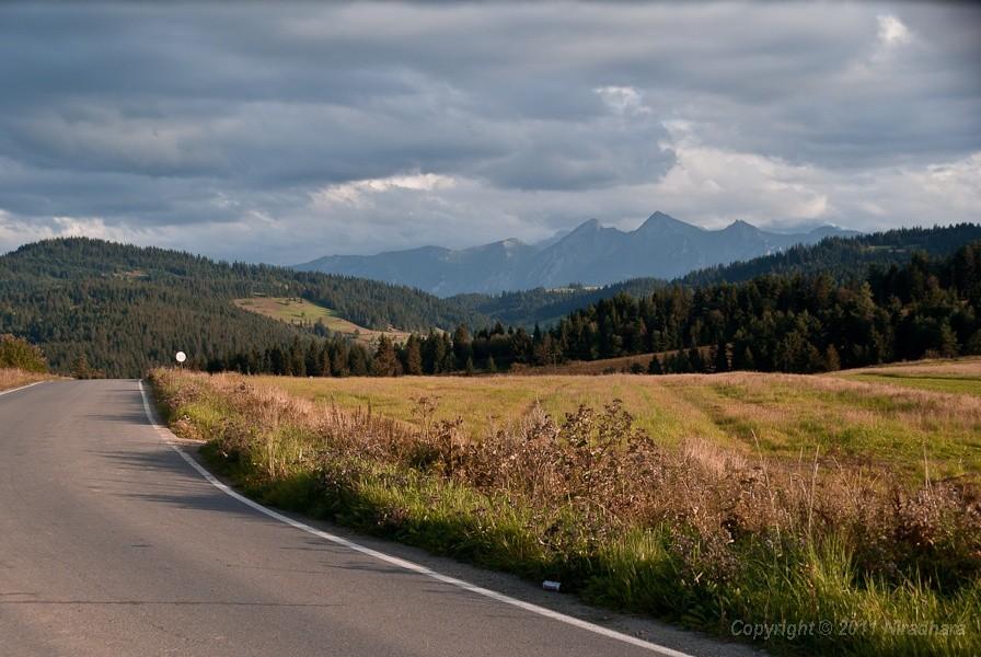 widok z Przełęczy Trybskiej na Tatry