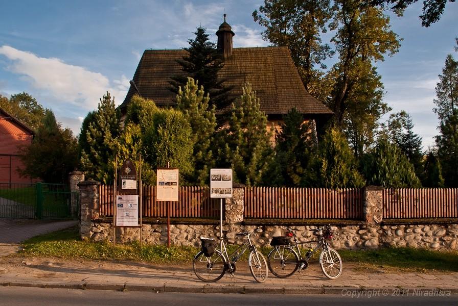 drewniany kościółek w Trybszu