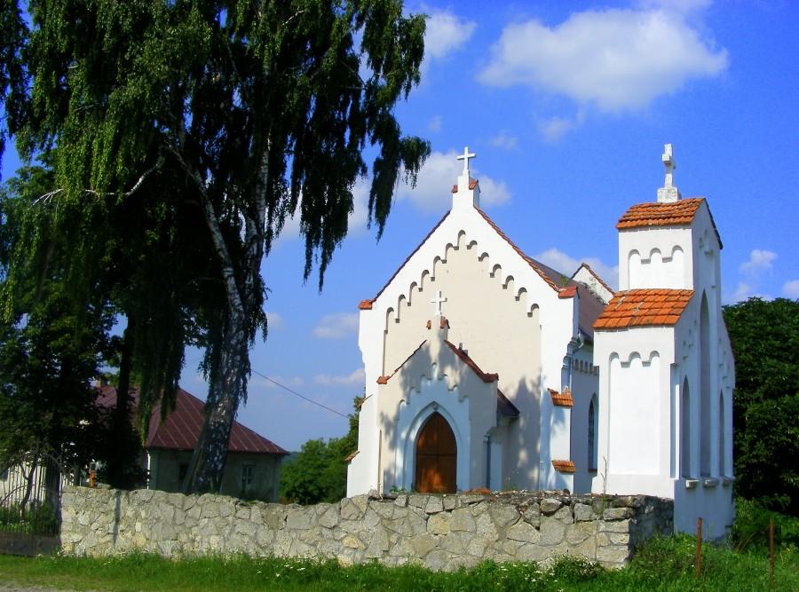 Kaplica gdzieś przy drodze