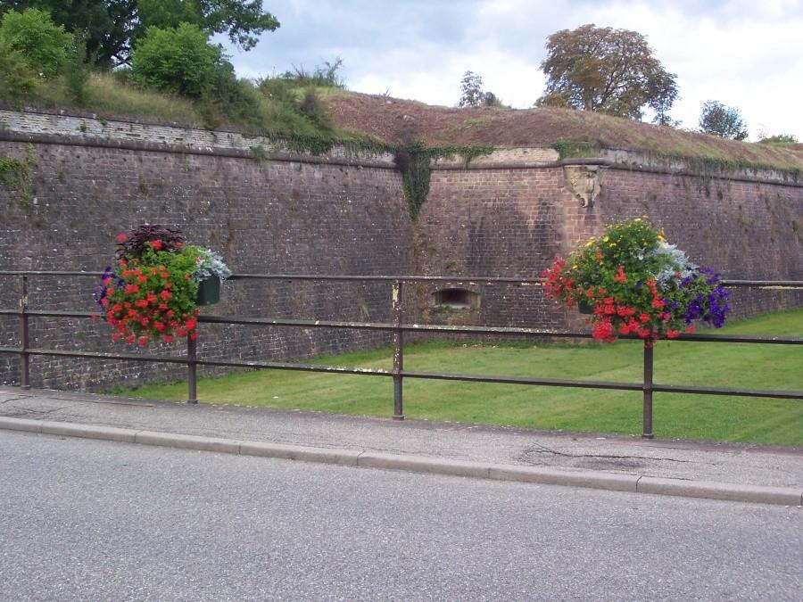 mury obronne w Neuf Brisach