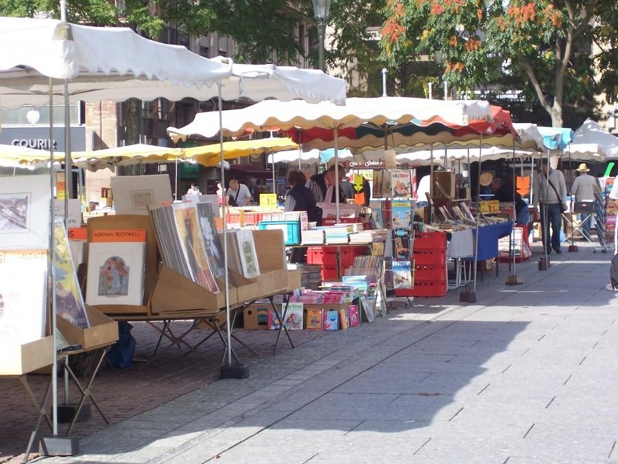 bukiniści na pl.Kleber w Strasbourgu