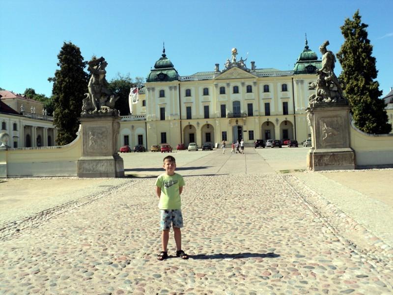 Przy pałacu Branickiego w Białymstoku.