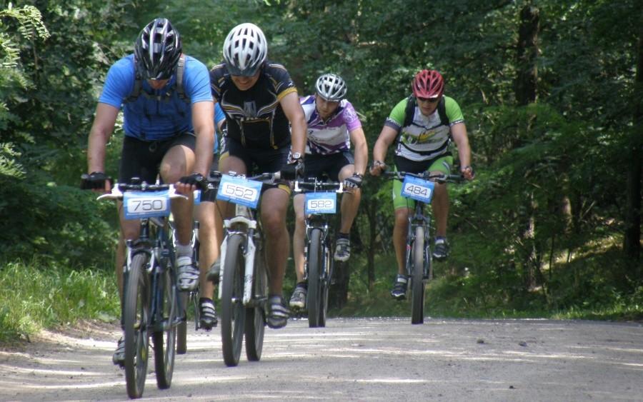 Kolejna i ostatnia miejscówka - 2 km przed metą i nadal ostro tamtędy cisnęli