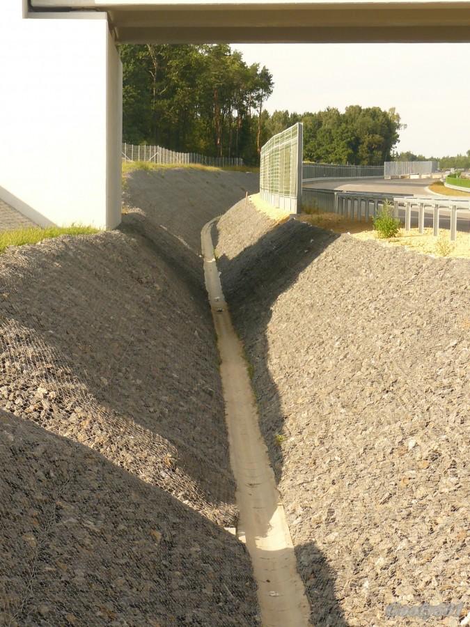 Rów odwadniający w całej okazałości