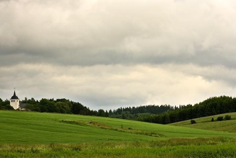 Przydrożny kościółek...
