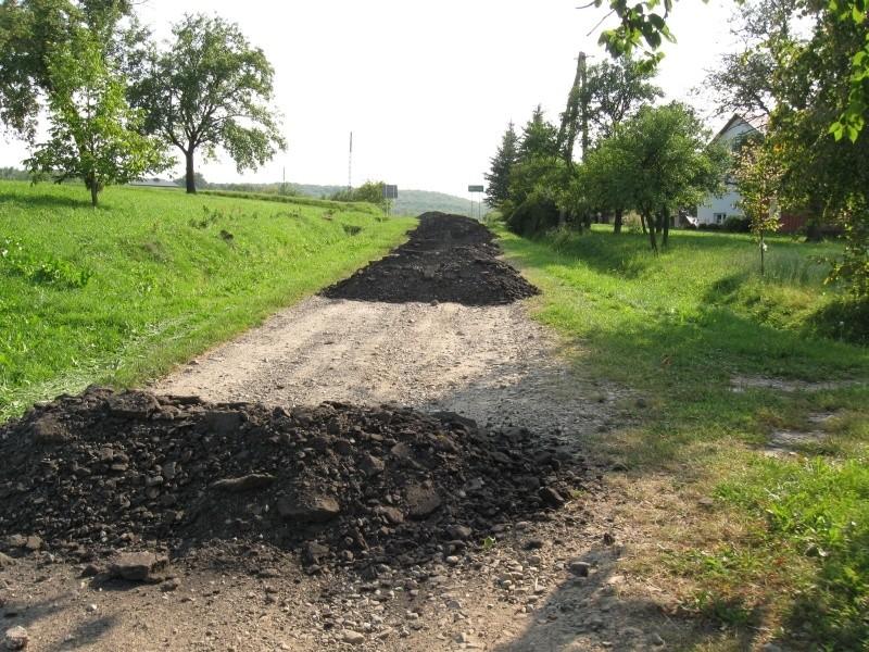 Już wiem gdzie się podział asfalt z Podwisłocza :D