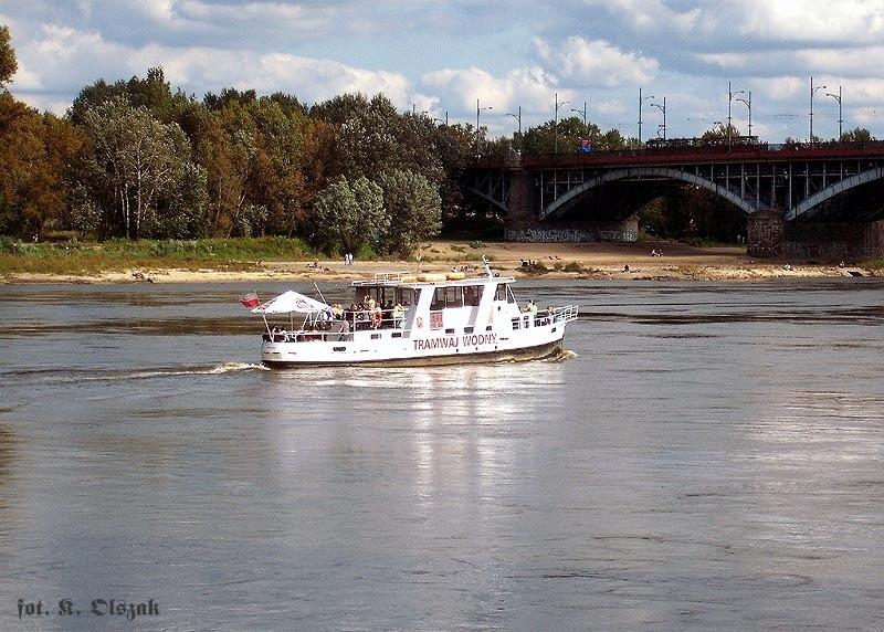 Tramwaj płynie po Wiśle